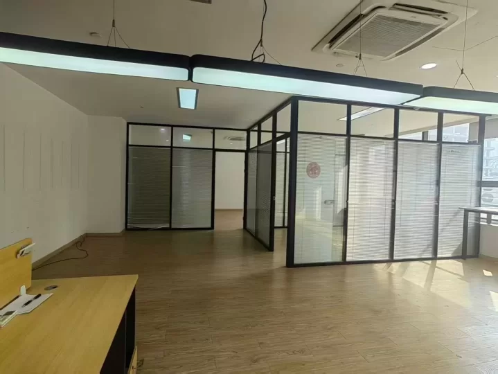 联安红帮大厦190平带装修出租单价：1.7元