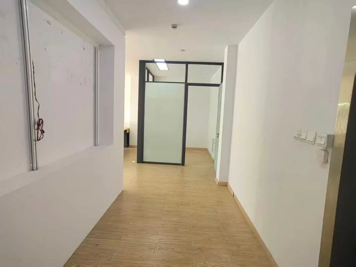 联安红帮大厦190平带装修出租单价：1.7元