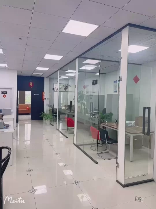 宁波南部商务区爱伊美大厦280平米写字楼出租