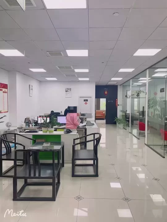 宁波南部商务区爱伊美大厦280平米写字楼出租