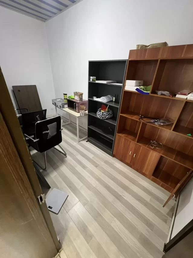 海曙区中央商座110平米办公室出租4785元/月