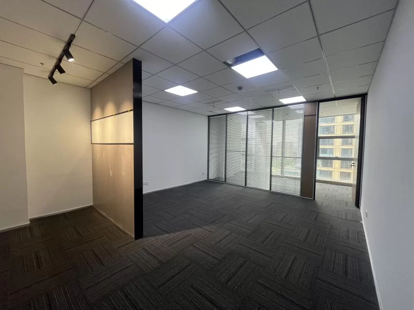 东部新城地铁旁 嘉恒广场B座80平出租