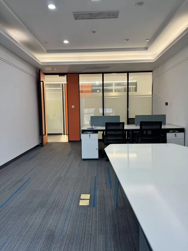 东部新城环合中心1号楼小面积50平米出租4400一个月包物业费水电费