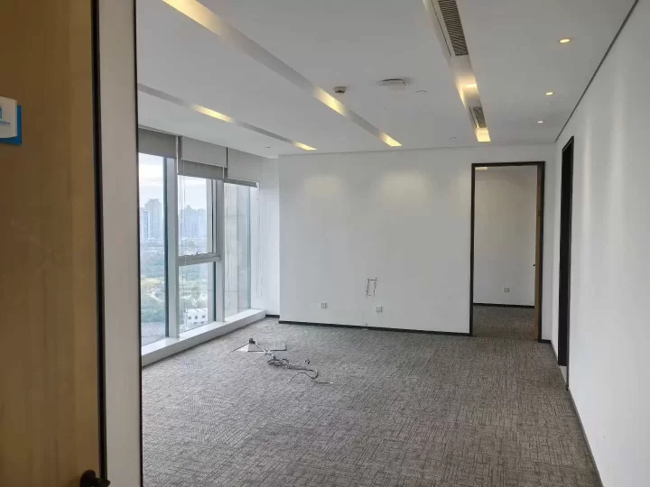 宁波火车站附近海曙火车站地铁口月湖金汇大厦整层出租1980平，可看月湖花园，开发商直租