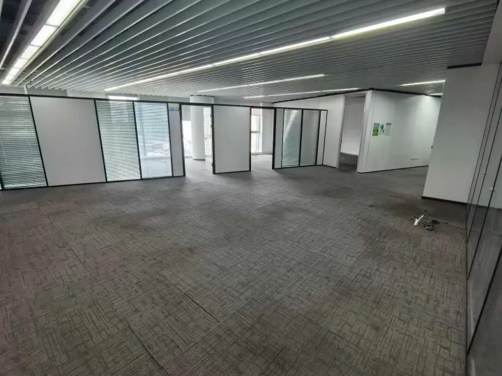 宁波火车站附近海曙火车站地铁口月湖金汇大厦整层出租1980平，可看月湖花园，开发商直租