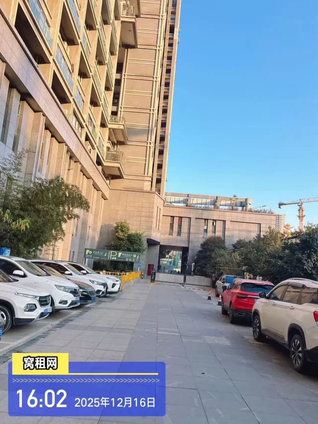 宁波鄞州区彩虹南路11号嘉汇国贸停车收费