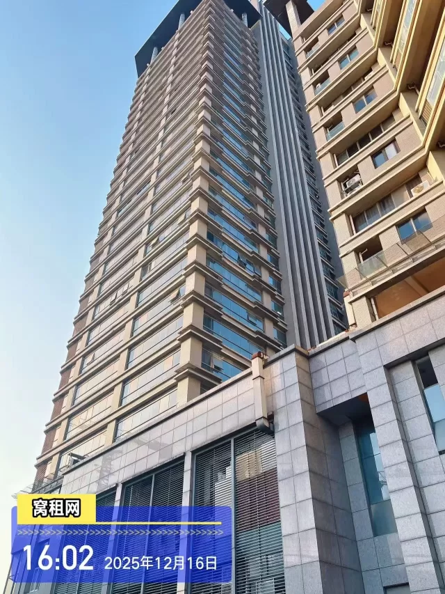 宁波鄞州区彩虹南路11号嘉汇国贸停车收费