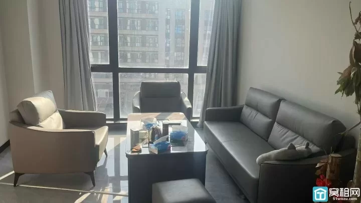 世纪东方广场附近七里新都276平精装带一个经理室，一个厨房，一个餐厅，一个会议室