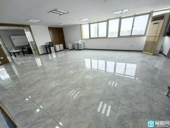 鄞州区江厦桥东地铁口海曙光大厦120平X2复式全新装修招租，可配办公家具