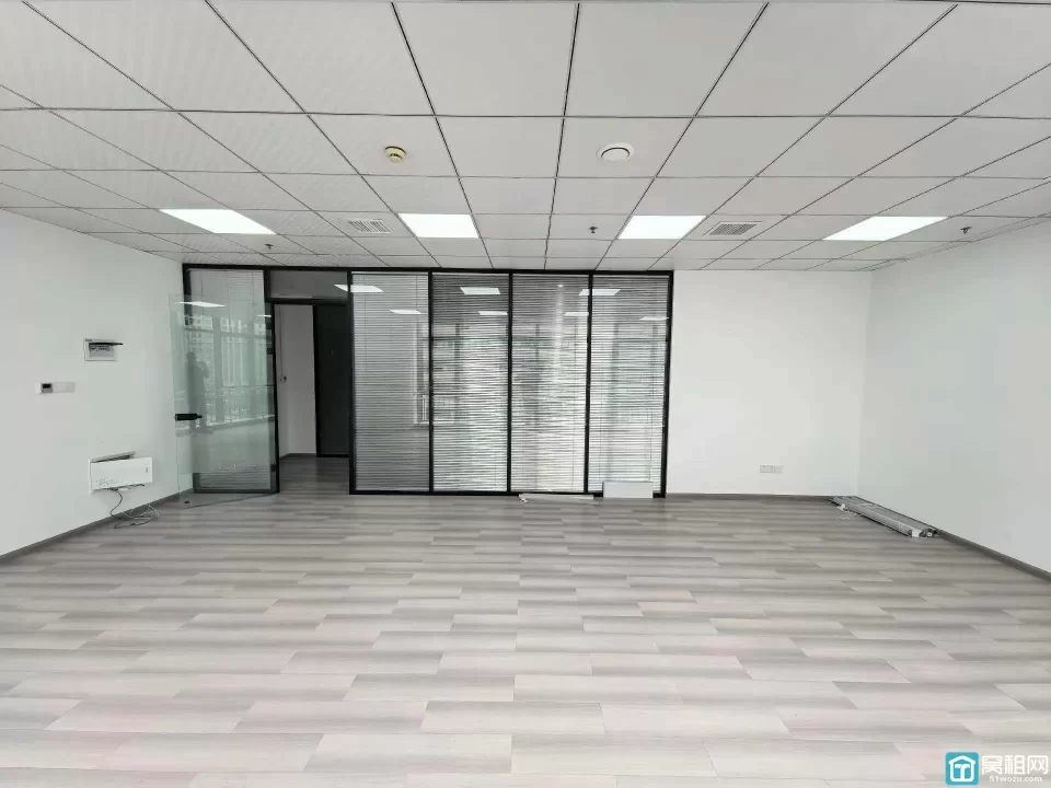 镇海庄市街道萌恒大厦82平米办公室 4350元出租大通间 朝南 精装