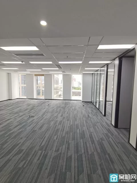 宁波火车站附近月湖金汇大厦215平，朝南，精装两隔间，全新装修11771元/月租金