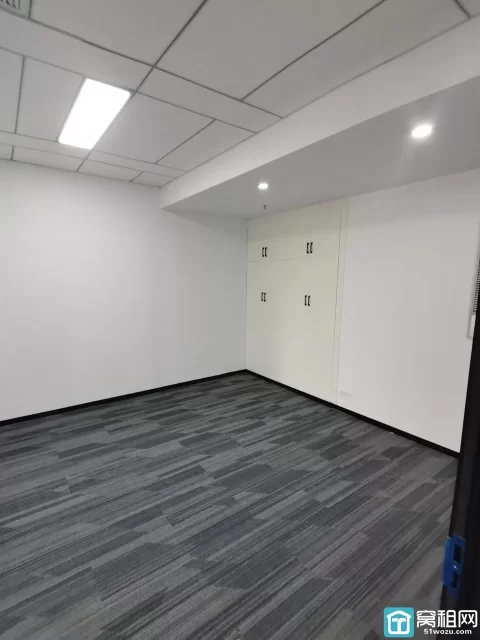 宁波火车站附近月湖金汇大厦215平，朝南，精装两隔间，全新装修11771元/月租金