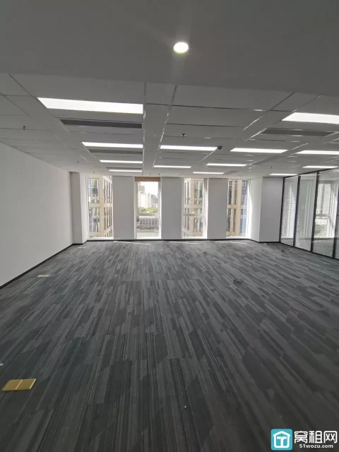 宁波火车站附近月湖金汇大厦215平，朝南，精装两隔间，全新装修11771元/月租金