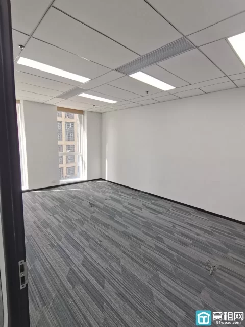 宁波火车站附近月湖金汇大厦215平，朝南，精装两隔间，全新装修11771元/月租金