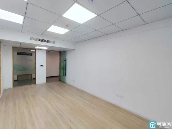 房东特价直租，海曙南苑饭店，小面积42平一价全包！可配家具