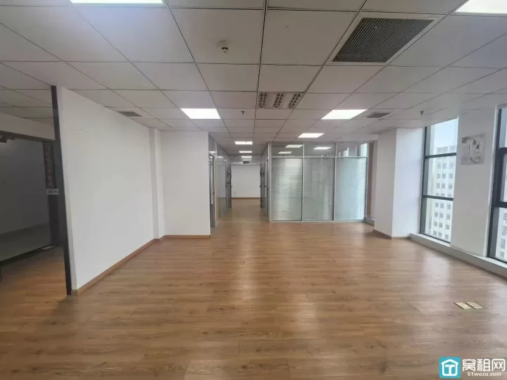 联安明新大厦198.93平电梯口，朝北，独立空调价格1.5元/平米/天含税