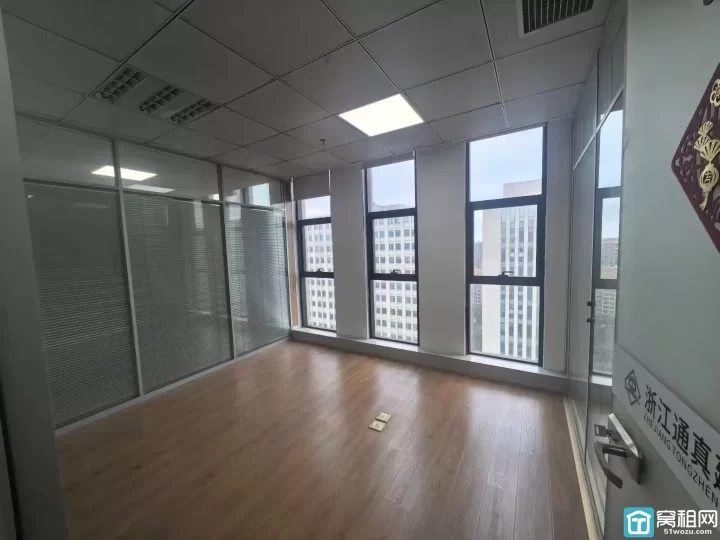 联安明新大厦198.93平电梯口，朝北，独立空调价格1.5元/平米/天含税