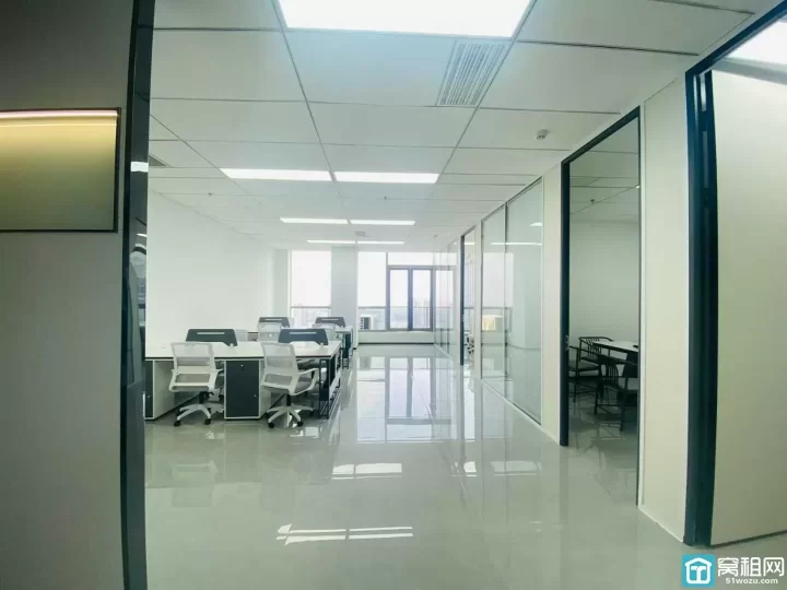 江北湾头山姆超市旁星湖中心面积145平方 好楼层看湖景7800元租金