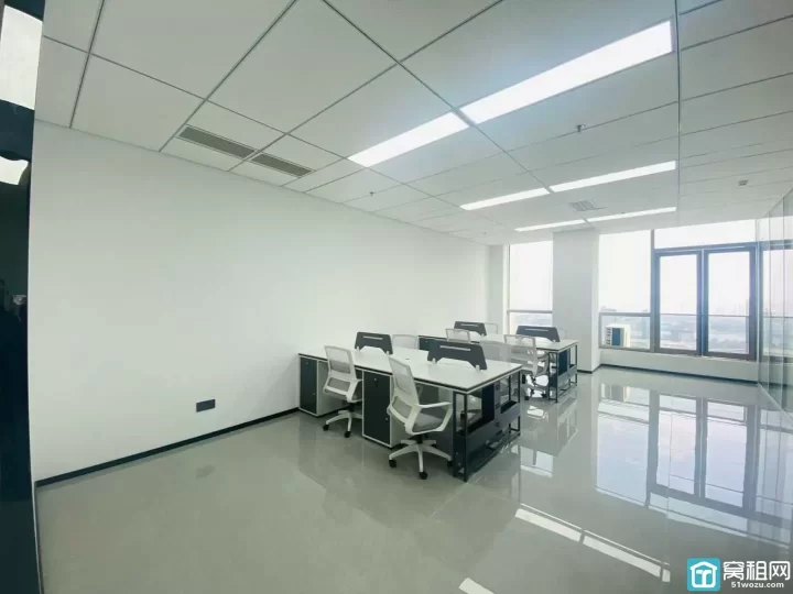 江北湾头山姆超市旁星湖中心面积145平方 好楼层看湖景7800元租金