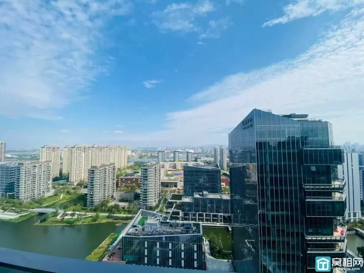 江北湾头山姆超市旁星湖中心面积145平方 好楼层看湖景7800元租金