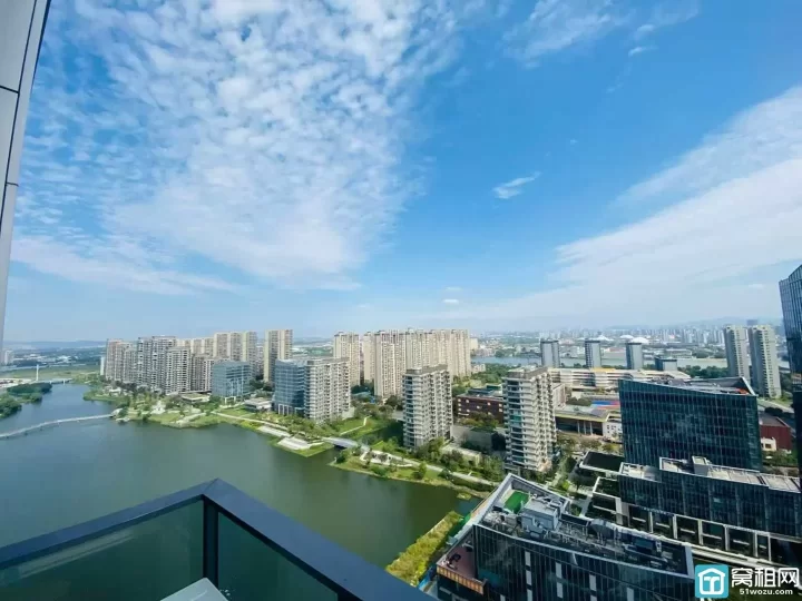 江北湾头山姆超市旁星湖中心面积145平方 好楼层看湖景7800元租金