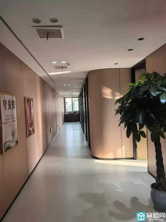 海曙月湖金汇小镇隔壁永煌大厦西门口地铁口88平办公室独立空调