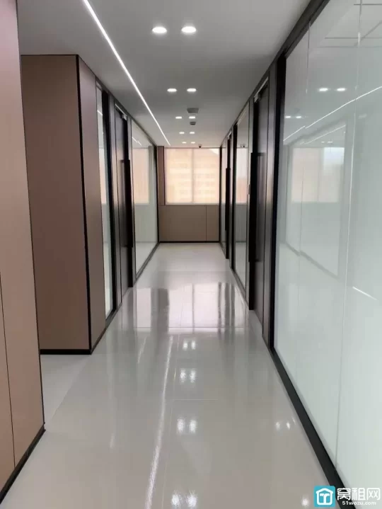 海曙月湖金汇小镇隔壁永煌大厦西门口地铁口88平办公室独立空调