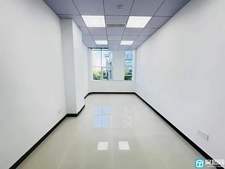 宁波K11附近世纪金贸大厦38平米带全套家具出租1100元