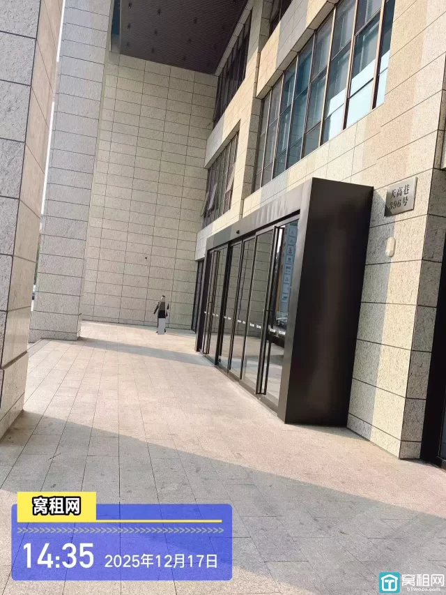 南部商务区3期天高三龙大厦停车如何收费？