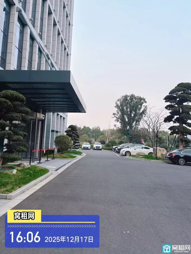 南部商务区3期美创华银大厦停车收费多少？