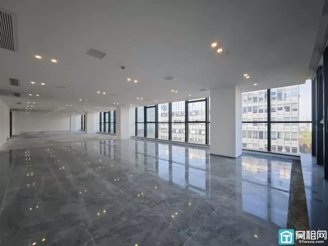 南部商务区3期帅特龙大厦390平米办公室出租单价1.9元/平米东北双面全落地采光