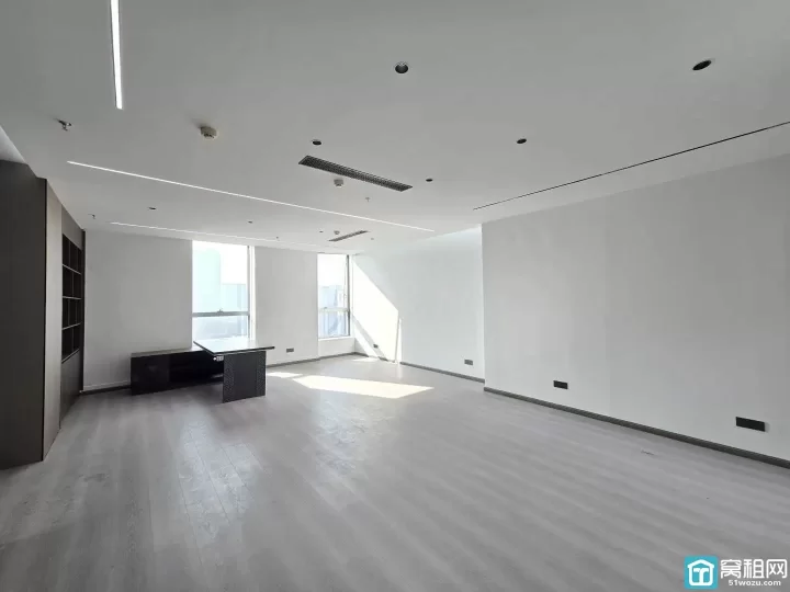 鄞州钟公庙街道写字楼出租慧和大厦110平方朝南全新豪华装修可配家具定制隔断，室内带上下水