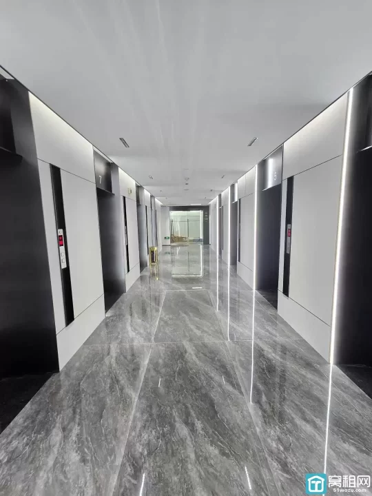 鄞州钟公庙街道写字楼出租慧和大厦110平方朝南全新豪华装修可配家具定制隔断，室内带上下水