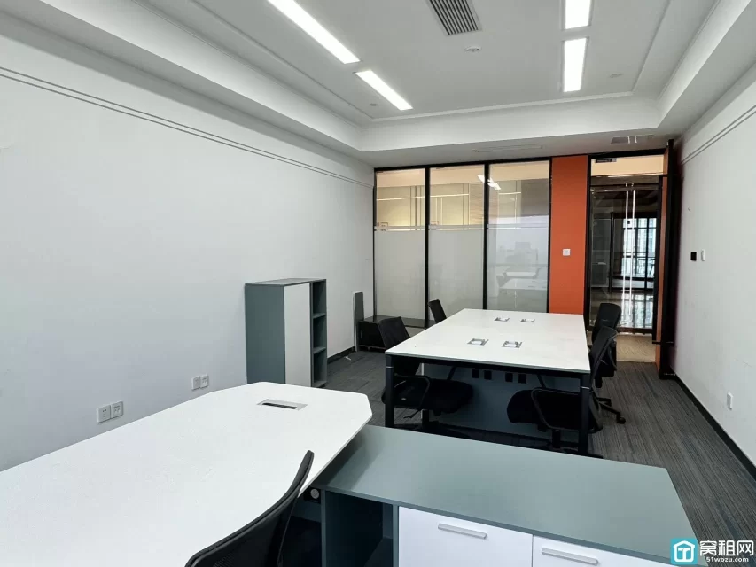 东部新城环合中心48平小面积众创空间办公室租金4280元包含物业费水电费