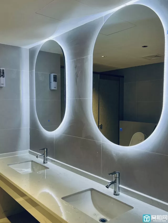 百丈七塔寺附近富豪大厦124平米精装俩隔间出租24小时空调