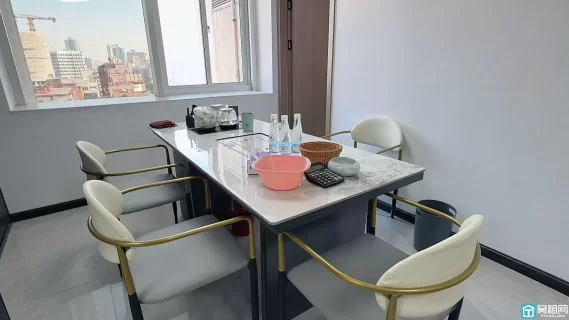 老江东百丈路富豪大厦、精装138平➕俩隔间、24小时空调.带家具5500元租金