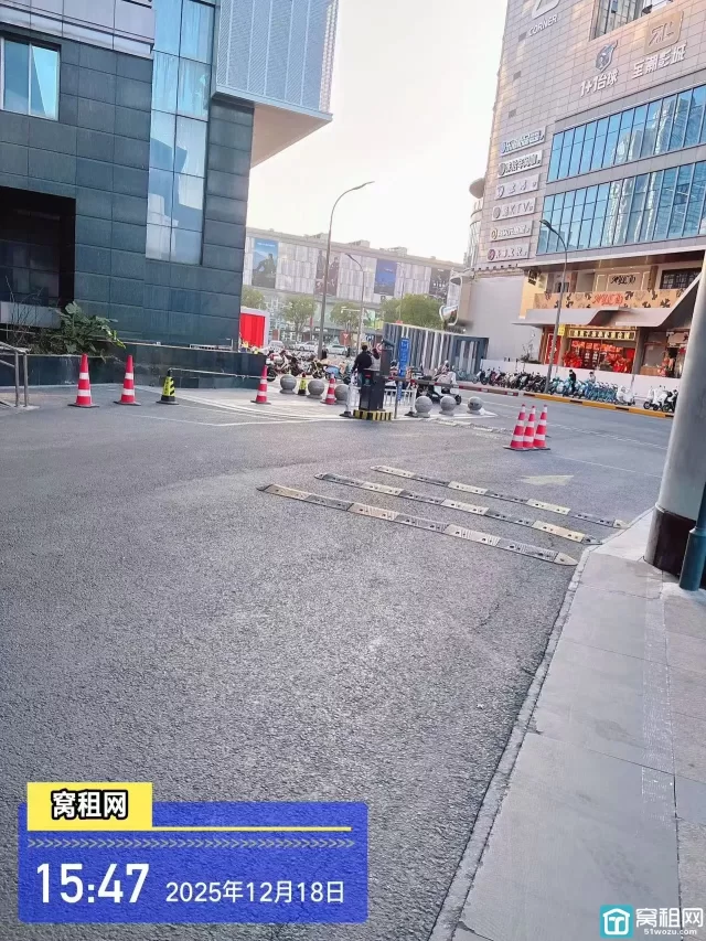 宁波中农信大厦停车场收费？