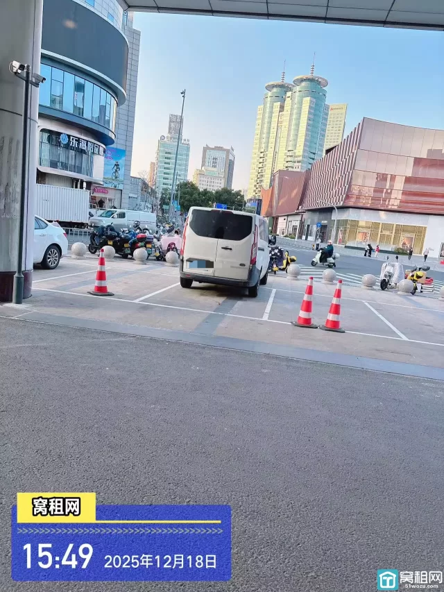 宁波中农信大厦停车场收费？