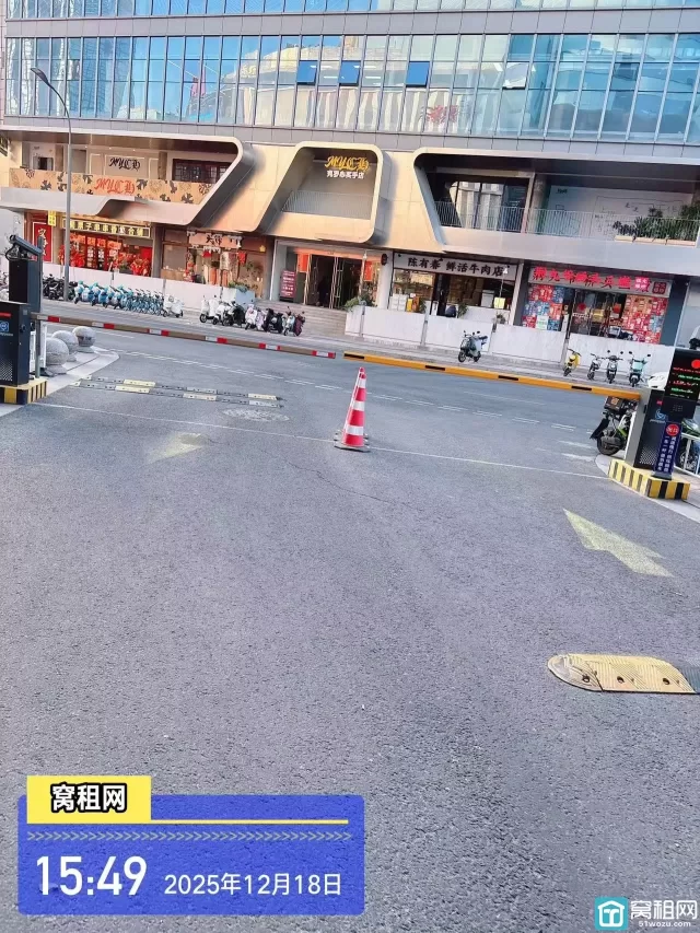 宁波中农信大厦停车场收费？