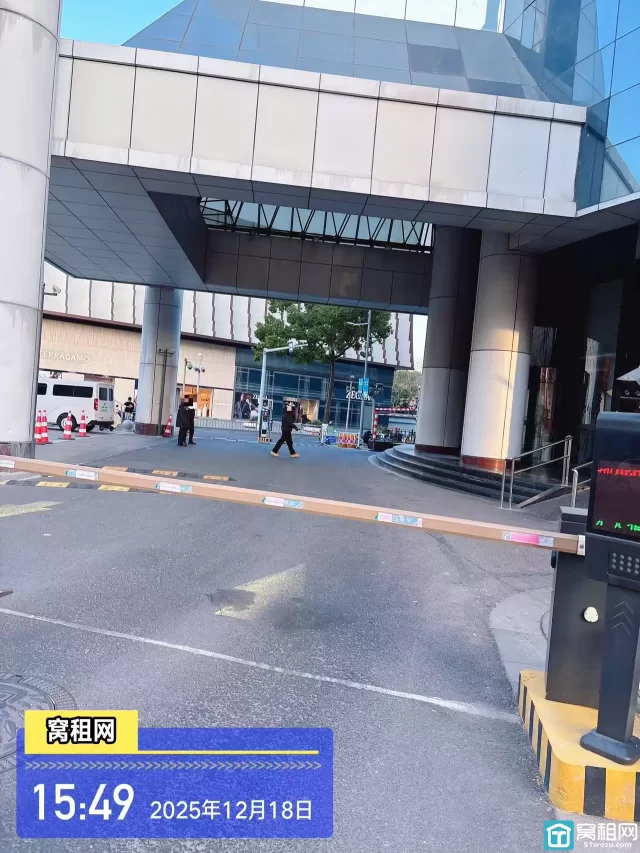 宁波中农信大厦停车场收费？