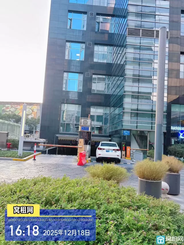 宁波世贸中心对面恒泰大厦物业停车场收费多少