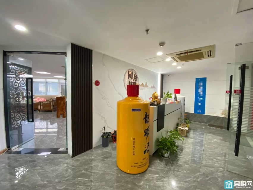 老江东百丈路嘉汇国贸435平写字楼出租 22万/年 赠送大露台 固定停车位