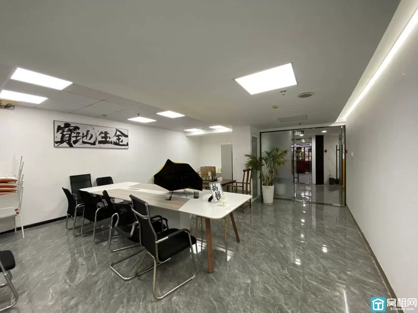 老江东百丈路嘉汇国贸435平写字楼出租 22万/年 赠送大露台 固定停车位