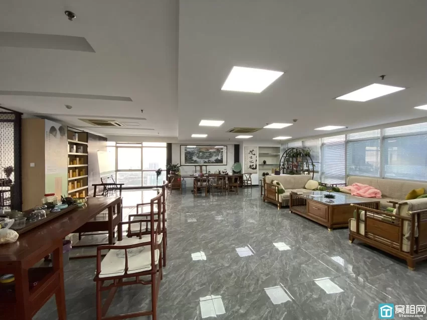 老江东百丈路嘉汇国贸435平写字楼出租 22万/年 赠送大露台 固定停车位