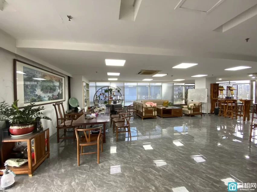 老江东百丈路嘉汇国贸435平写字楼出租 22万/年 赠送大露台 固定停车位