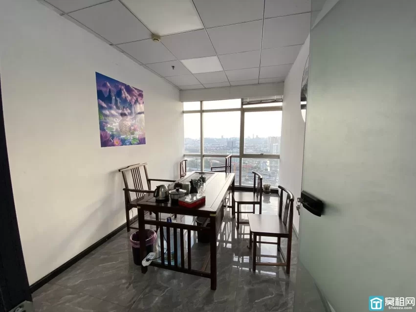 老江东百丈路嘉汇国贸435平写字楼出租 22万/年 赠送大露台 固定停车位