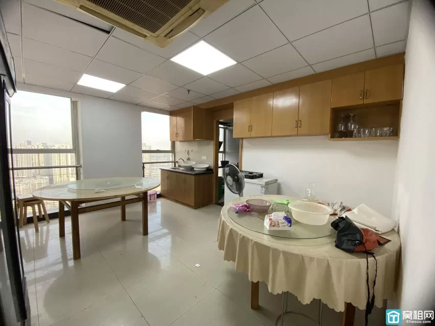 老江东百丈路嘉汇国贸435平写字楼出租 22万/年 赠送大露台 固定停车位