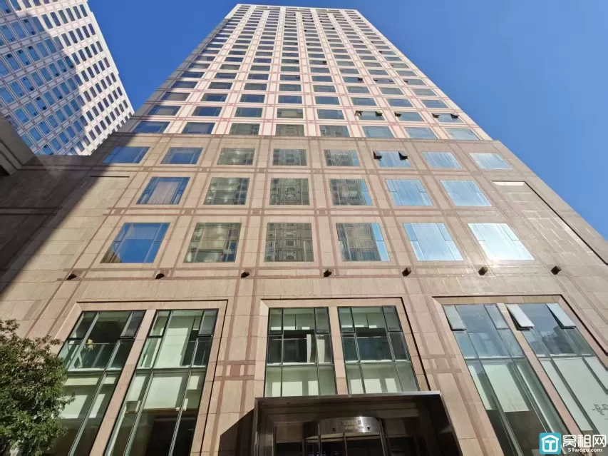 老江东核心区波特曼大厦220平，2个经理室，1个150平大厅，1个40平会议室