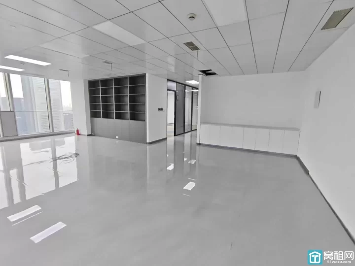 东部国贸中心 宁兴国贸精装办公室，东南西三面落地窗，半层1000平办公室出租