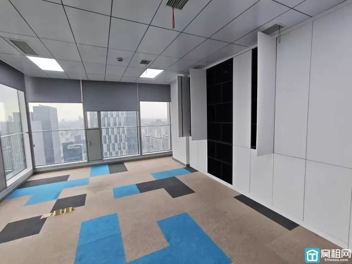 东部国贸中心 宁兴国贸精装办公室，东南西三面落地窗，半层1000平办公室出租
